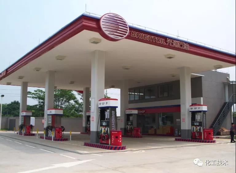 带领公司向互联网方向转型,大规模发展欠债累累 带领公司向互联网方向转型,大规模发展欠债累累