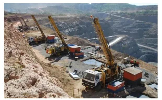 当地采矿业对大型工程轮胎的需求,一直稳步增长。 当地采矿业对大型工程轮胎的需求,一直稳步增长。